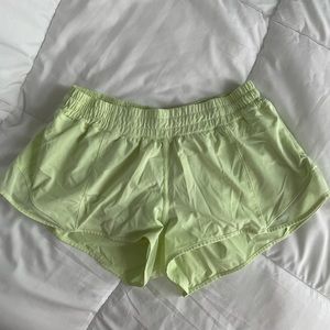 Lululemon hotty hot shorts 2.5